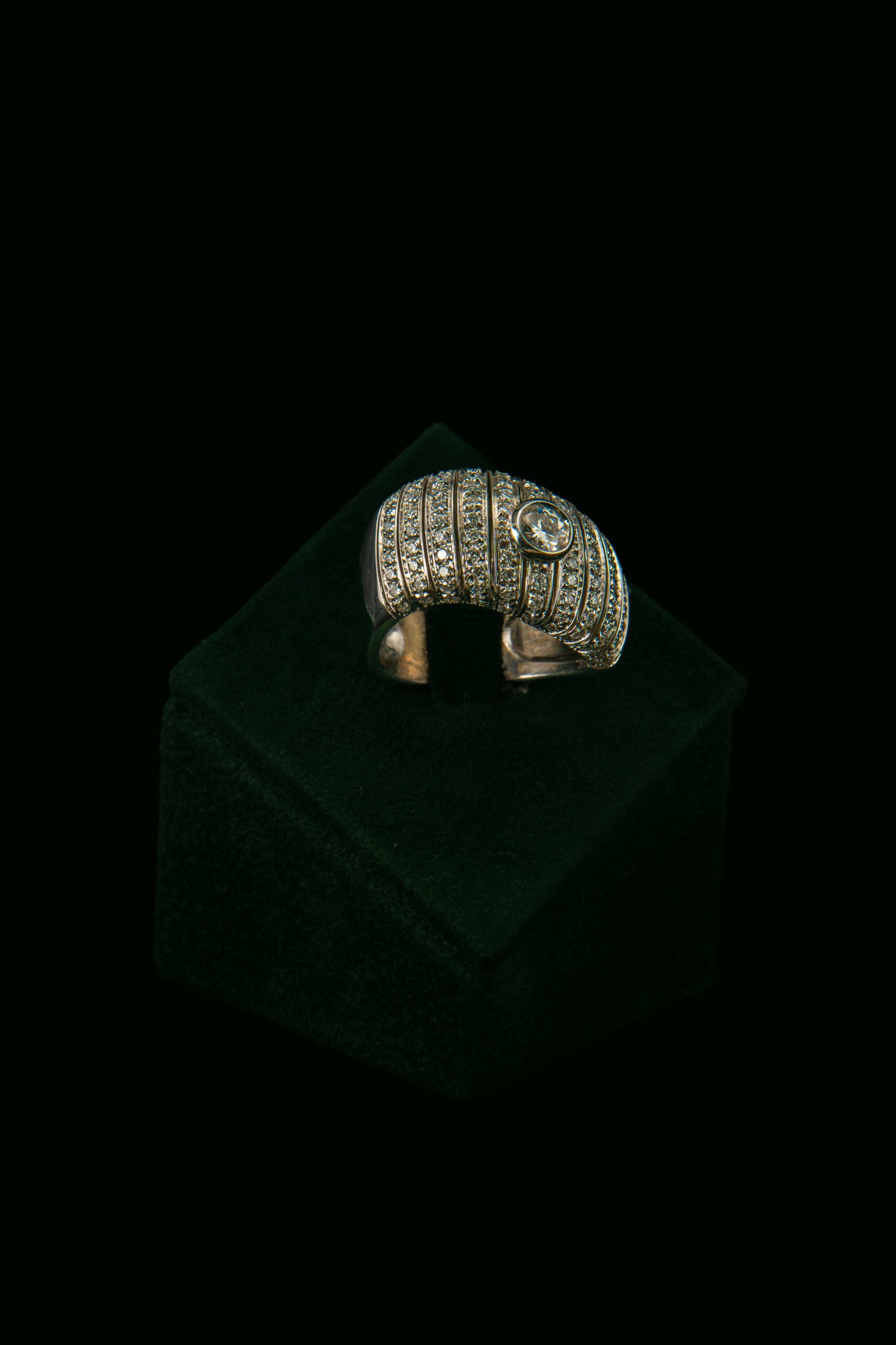 Prsten s prirodnim dijamantima od 1.50 ct