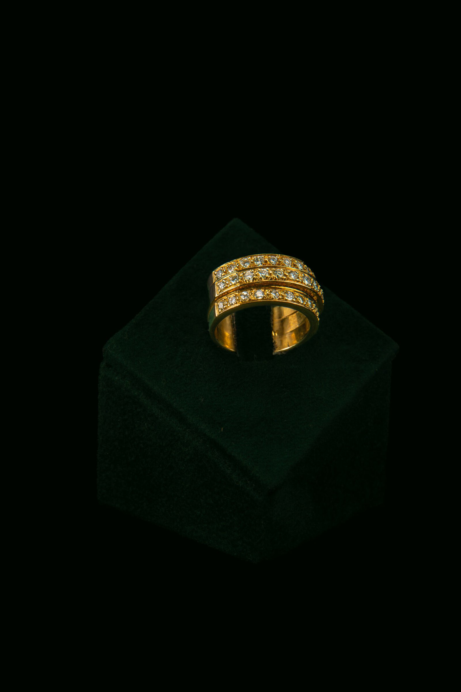 Prsten s prirodnim dijamantima od 0.90 ct
