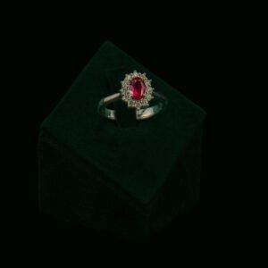 Prsten s prirodnim dijamantima i rubinom od 0.95 ct