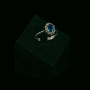 Prsten s prirodnim dijamantima i safirom od 0.97 ct