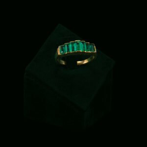 Prsten sa smaragdima od 3.50 ct