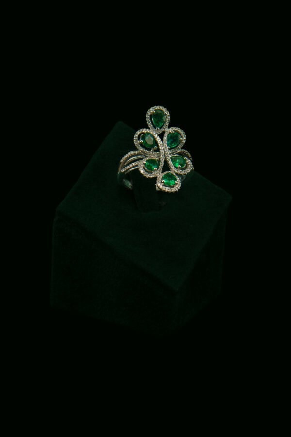 Prsten s prirodnim dijamantima i smaragdima od 1.28 ct
