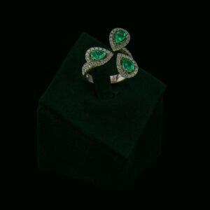 Prsten s prirodnim dijamantima i smaragdom od 1.50 ct