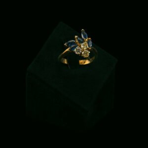 Prsten s prirodnim dijamantima i safirima od 0.50 ct