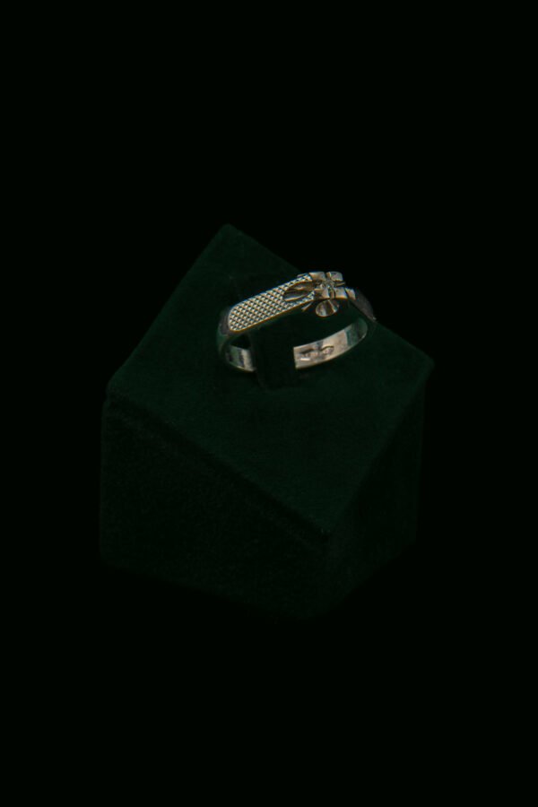 Prsten s prirodnim dijamantom od 0.04 ct