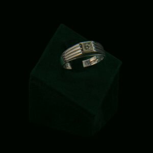Prsten s prirodnim dijamantom od 0.12 ct