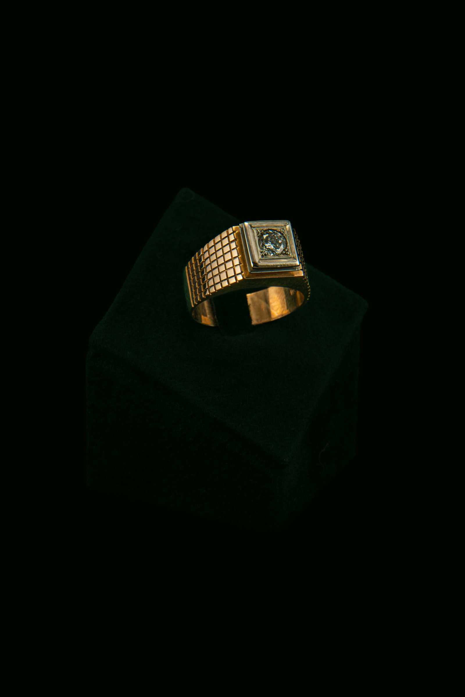 Prsten s prirodnim dijamantom od 0.28 ct