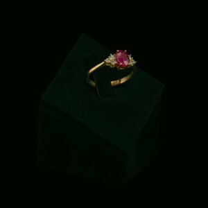 Prsten s prirodnim dijamantima i rubinom od 1.04 ct