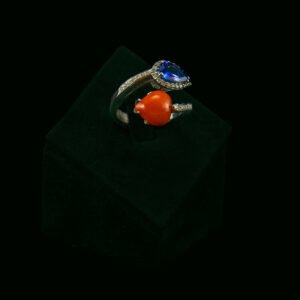 Prsten s prirodnim dijamantima, crvenim koraljem i tanzanitom od 1.50 ct