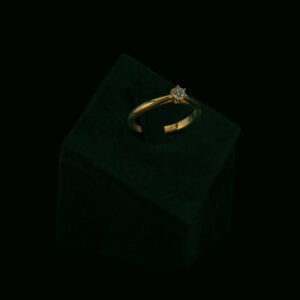 Zaručnički prsten s prirodnim dijamantom od 0.18 ct