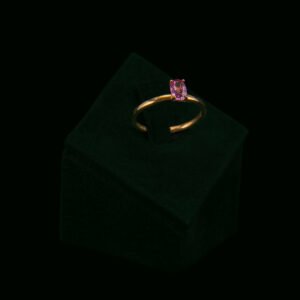 Prsten s "fancy" safirom od 0.66 ct